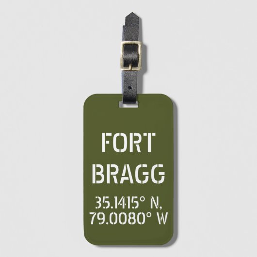 Fort Bragg Latitude Lengtegraad Bagagelabel (Voorkant (verticaal))