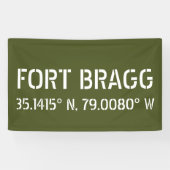 Fort Bragg Latitude Lengtegraad Spandoek (Horizontaal)