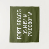 Fort Bragg Latitude Lengtegraad Wandkleed (Voorkant)