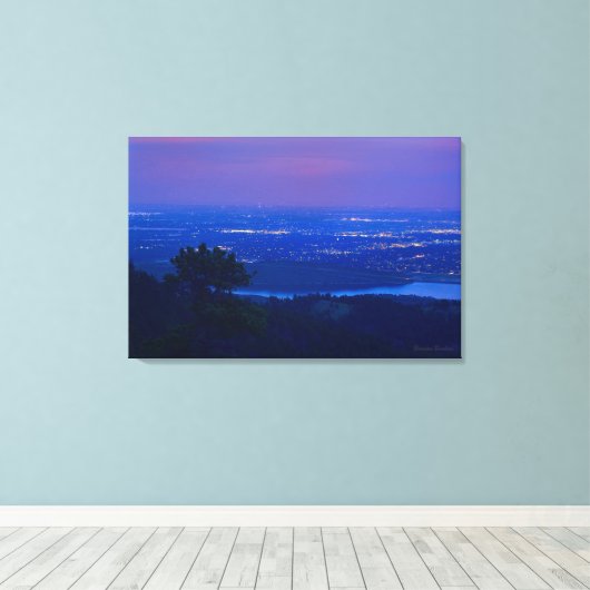 Fort Collins van Horsetooth Mountain bij Dusk Canvas Afdruk (Insitu (Houten vloer))