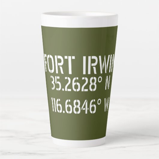 Fort Irwin Latitude Longitude Latte Mok (Voorkant)