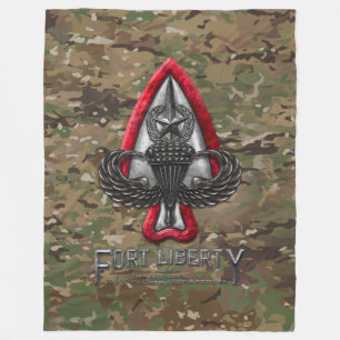 Fort Liberty Camo Fleece Deken
