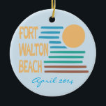 Fort Walton Beach aangepaste datumversiering Keramisch Ornament<br><div class="desc">Fort Walton Beach,  Florida,  met een moderne geometrische zon op het strandontwerp in de kleuren zon,  hemel,  zee en zand,  die dit prachtige strand van Florida vieren. Verander de tekst met de datum om uw herinneringen aan te passen,  of schrap het als u het niet nodig hebt.</div>