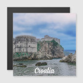 Fortress walls, rotskust en zee in Kroatië Mag (Voorkant / Achterkant)