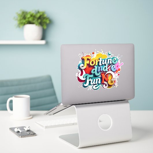 "Fortuin en plezier" Sticker (Laptop op bureau)