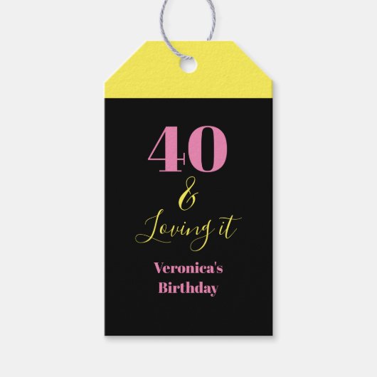 Forty and Loving It 40th Birthday Yellow Black Cadeaulabel (Voorkant)