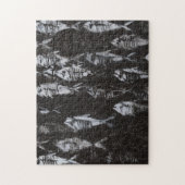 Fossil White Fish op zwarte achtergrond Legpuzzel (Verticaal)