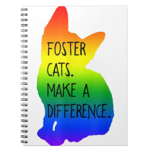 Foster een kat maakt een verschil in regenboogsilh notitieboek