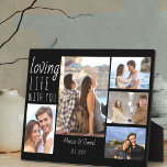 Foto 5 Collage Looptijd met jou | Zwart Fotoplaat<br><div class="desc">Fotoplak zwart-wit dat u kunt personaliseren met 5 van uw favoriete afbeeldingen. Het ontwerp wordt geletterd met casual script en skinny font typografie en de tekst luidt "het liefhebben van leven met u". De sjabloon is opstelling klaar voor u om jouw naam en vastgestelde datum evenals uw foto's toe te...</div>