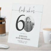 Foto 60e verjaardag welkomstbord | Kijk eens wie 6 Reclamebord Met Voetstuk (Insitu)