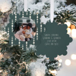 Foto aangepast kerstfeest ornament kaart<br><div class="desc">Voeg je eigen foto en tekst toe aan deze aanpasbare hangende kerstkaart. Ideaal voor ornament of een ander evenement / evenement .. gepersonaliseerd om aan uw wensen te voldoen .. ontworpen in een modern groen met een plaats voor uw foto en uw groet aan de achterkant. hangende ornamenten kaarten van...</div>