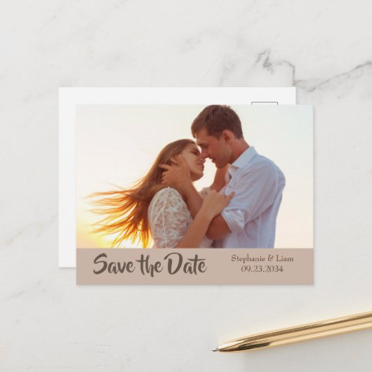 Foto Aangepaste Moderne Typografie Opslaan Datum Aankondigingskaart (Voorkant / Achterkant in situ)