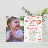 Foto: Aardbery verjaardagsuitnodiging Berry zoete Kaart (Staand voorkant)