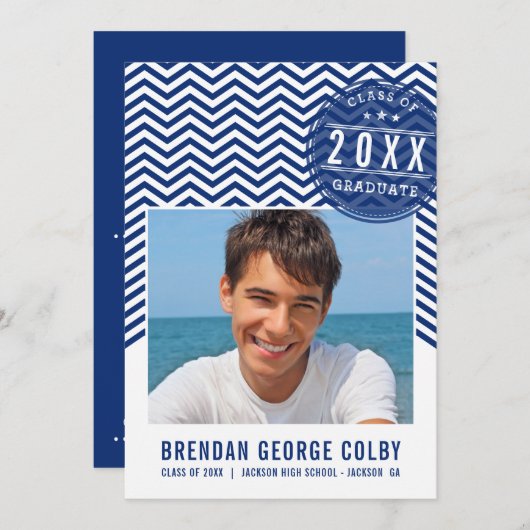 FOTO AFSTUDEERDER INVITE bold chevron royal navy b Kaart (Voorkant / Achterkant)
