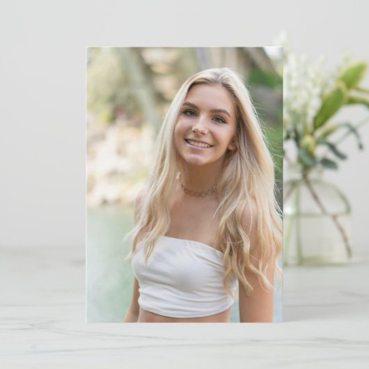 Foto afstuderen BASE voor afstuderen aankondiging (Staand voorkant)