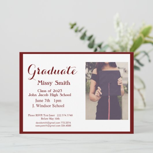 Foto Afstuderen, Klasse van 2024 Maroon Invitation Kaart (Staand voorkant)