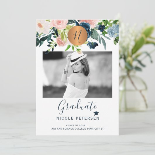 Foto afstuderen met modern elegant floral gold aankondiging (Staand voorkant)