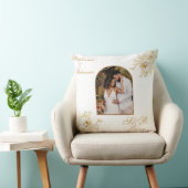 Foto Arch Elegant Goud Bloemen Monogram Bruiloft Kussen (Stoel)