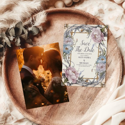 Foto  Art Nouveau Floral Paarse bruiloft Save The Date