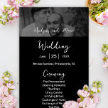 Foto Bestemming Boarding Pass Trouwprogramma<br><div class="desc">Voorzie uw gasten van een gedetailleerd plan van uw bestemming bruiloft met stijlvolle boarding pass bruiloft programma's! Voeg uw eigen foto toe aan deze trouwinformatiekaarten, evenals uw trouwdatum, namen, enz. Deze minimalistische zwart-wit kalligrafie boarding pass bruiloft programma is perfect voor een bestemming bruiloft of een strand bruiloft. Dit ontwerp is...</div>
