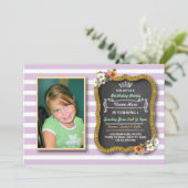 Foto bloemenkroon gouden paarse verjaardagsuitnodi kaart (Staand voorkant)