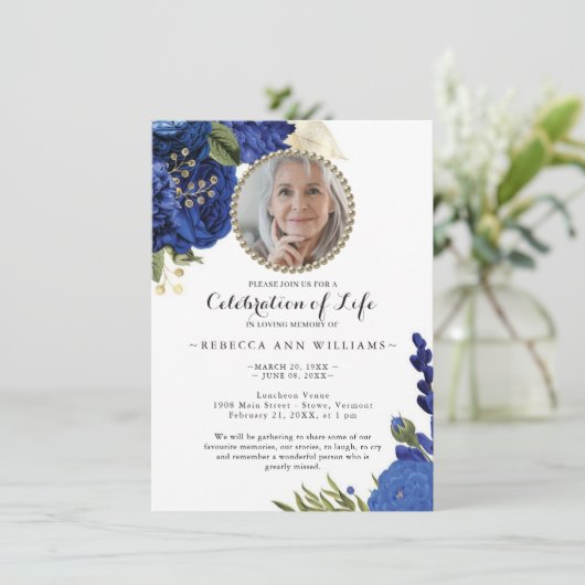 Foto Blue Floral Budget Celebration of Life Kaart (Staand voorkant)