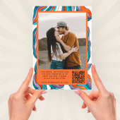 Foto Boho Groovy Retro Blauwe QR Code Golvende Tro Kaart