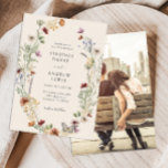 Foto Boho Wildflower Wedding Invitation Kaart<br><div class="desc">Foto Boho Wildflower Wedding Invitation. Deze stijlvolle en elegante fototrouwuitnodiging is voorzien van prachtige handbeschilderde waterverf wildbloemen die zijn gerangschikt als een mooie,  perfecte kreet voor lente-,  zomer- of valbruiloften. Vind overeenkomende objecten in het Boho Wildflower Wedding Collectie.</div>