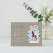 Foto Bruiloft Save the Date Roze Bloemrijke Postka Briefkaart (Staand voorkant)