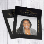 Foto Budget 30th Birthday Invitation Black Gold<br><div class="desc">Viel uw speciale dag met onze uitnodiging voor 30e verjaardag in klassiek zwart en goud. Voeg je favoriete foto toe aan de uitnodiging om het echt van jou te maken en je vrienden enthousiast te maken voor de grote dag! Met onze betaalbare en stijlvolle design kunt u uw 30e verjaardagsfeestje...</div>