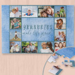 Foto Collage 12 Afbeelding kleinkinderen maken het Legpuzzel<br><div class="desc">Aangepaste foto-puzzel met mooie kleinkinderen citaat en hemelblauwe achtergrond. Het fotomalplaatje is opstelling klaar voor u om 12 van uw favoriete foto's toe te voegen die als grens rond het gezegde van grootouders worden getoond. De formulering luidt: "Grootkinderen maken het leven groots" in hand geschreven, eigenhandig geschreven, boekige hoofdletters en...</div>