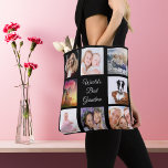 Foto collage beste oma wereld zwart tote bag<br><div class="desc">Een geschenk voor je grootmoeder die haar leven viert met een collage van 8 foto's. Witte tekst: 's Werelds beste oma. Foto van haar,  kinderen,  kleinkinderen,  man,  huisdieren,  vrienden,  haar droomreisbestemming. Een zwarte achtergrond. Perfect als Moederdag cadeau of voor verjaardagen en Kerstmis.</div>