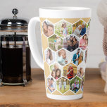 Foto Collage Geometric Hexagon 28 Afbeelding Latte Mok<br><div class="desc">Creëer uw eigen hoge latte mok met een geometrische hexagonstijl fotocollage. Het fotosjabloon is ingesteld om 28 afbeeldingen van je familie en vrienden, huisdieren, vakanties, enz. toe te voegen. Uw foto's zullen in de hexagonvormen, als een muur van honingraat worden getoond. Het patroon is gekleurd in honingbeige en wit -...</div>