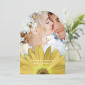 Foto  Damask Yellow Gerber Daisy Wedding Kaart (Staand voorkant)