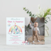 Foto Dinosaurus 1e Verjaardag Kleurig Schattig Kaart (Staand voorkant)