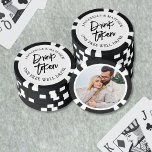 Foto Drink Token Wedding<br><div class="desc">Gepersonaliseerde Cocktail Drink Token Poker Chips. Deze aangepaste pokerchips bevatten je foto aan één kant voor een persoonlijk tintje, waardoor ze een unieke herinnering zijn. De andere kant is vormgegeven als een drink token met de namen van de bruid en bruidegom aan de bovenkant, "Drink Token" weergegeven in het midden,...</div>