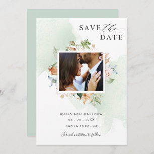 Foto Earthy Blooms en Green Floral Wedding Save The Date