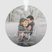 Foto Eerste Kerst Verloving Witte Script Ornament (achterkant)