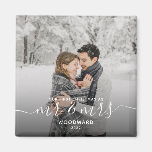 Foto Eerste Kerstmis Getrouwd Witte Script Magneet (Voorkant)