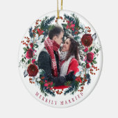 Foto Eerste Kerstmis Mr. en Mrs. getrouwd Keramisch Ornament (Links)