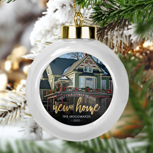 Foto Eerste Kerstmis Nieuw Thuis Gouden Schrift Keramische Bal Ornament