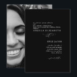 Foto Elegant Black Wedding Invitation Kaart<br><div class="desc">Een paar foto op de achterkant. Eenvoudige elegante uitnodiging. Wedding-uitnodiging. Beide ouders hebben een lijst. Witte tekst. (De ontwerper van het contact voor veranderingen..plaatsen,  ouders,  enz.) Zwart-wit filter toegepast op foto.</div>