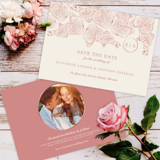 Foto: Elegant Dusty Roos Floral Wedding Save The Date