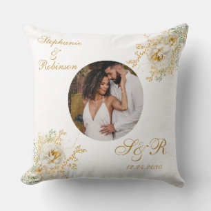 Foto Elegant Goud Wit Bloemen Monogram Bruiloft Kussen