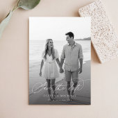 Foto Elegant Script Black and White Wedding Save The Date