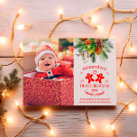 Foto Elegante Floral Baby's Eerste Kerstmis Feestdagenkaart<br><div class="desc">Vier de eerste kerstdagen van uw baby met een vleugje elegantie en charme! Onze foto Elegant Floral Baby's First Christmas Holiday Briefkaart is ontworpen om de magie van deze speciale mijlpaal vast te leggen. Prachtig bloemenontwerp: mooie, met de hand getekende bloemmotieven lijsten de foto van uw baby en voegen een...</div>