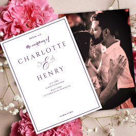 Foto Elegante kalligrafie Script Paarse bruiloft Kaart