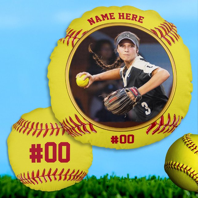 Foto en Gepersonaliseerde, Senior Softball Gift Id Rond Kussen (Gifts for senior night softball. Softball pillow, with your Photo, Name, Number. Softball pillows.)