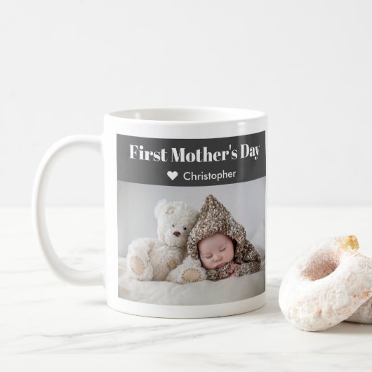 Foto First Moederdag Moderne Mammie Name Cute Koffiemok (Met donut)