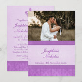 Foto: Fleur De Lis stijl paarse trouwuitnodiging Kaart (Voorkant / Achterkant)